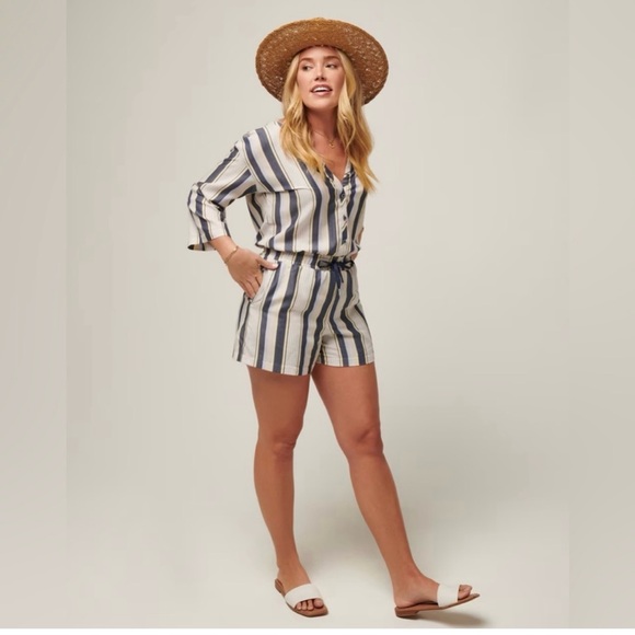Travis Mathew Lucky Loo Twill Tie Waist Romper Striped NWT - Picture 1 of 11